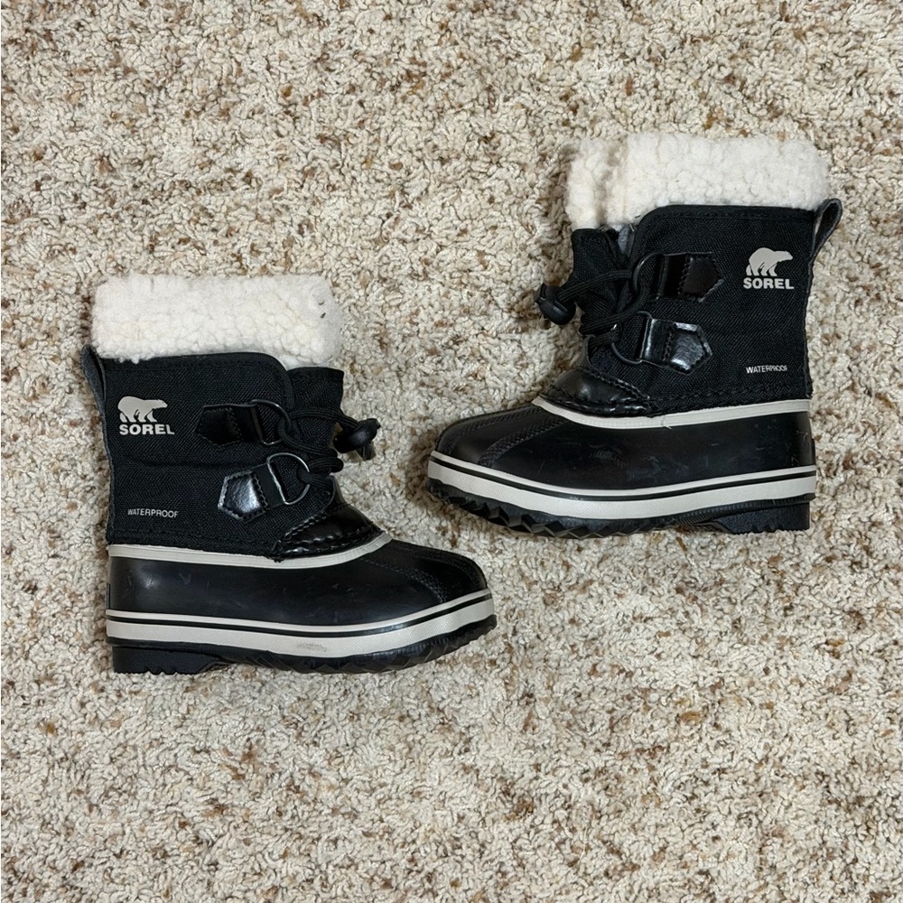 Sorel Kids Black Yoot Pac Nylon Waterproof Snow Boots. Size 8. NWT!